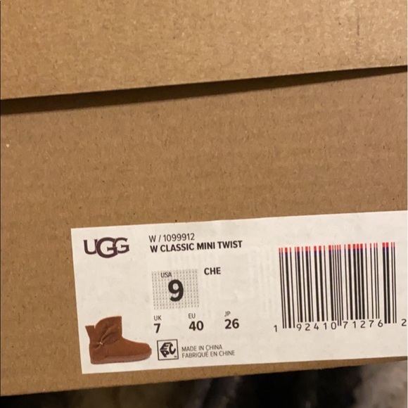 SOLD‼️‼️UGG Classic Mini Twist Boots Women’s 9 US - Picture 5 of 7